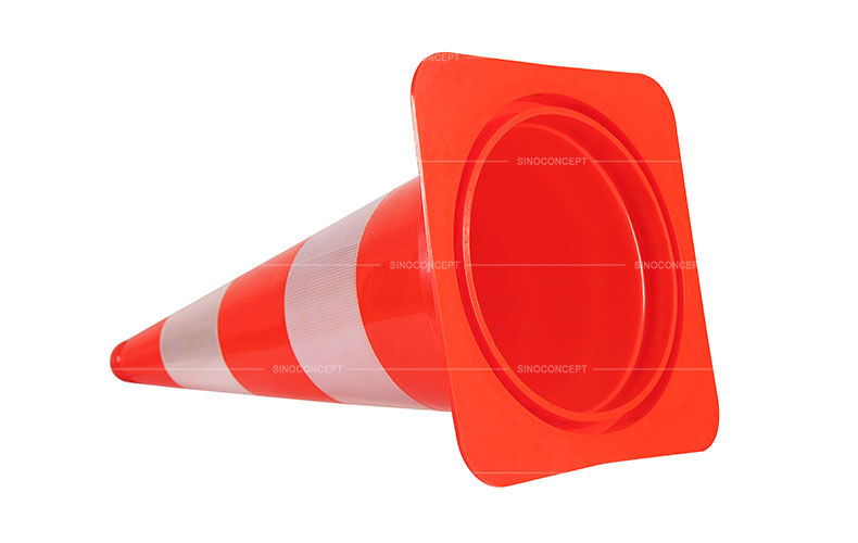 750mm orange traffic cone also called PVC safety cone designed with PVC base and pasted with reflective tapes for road safety