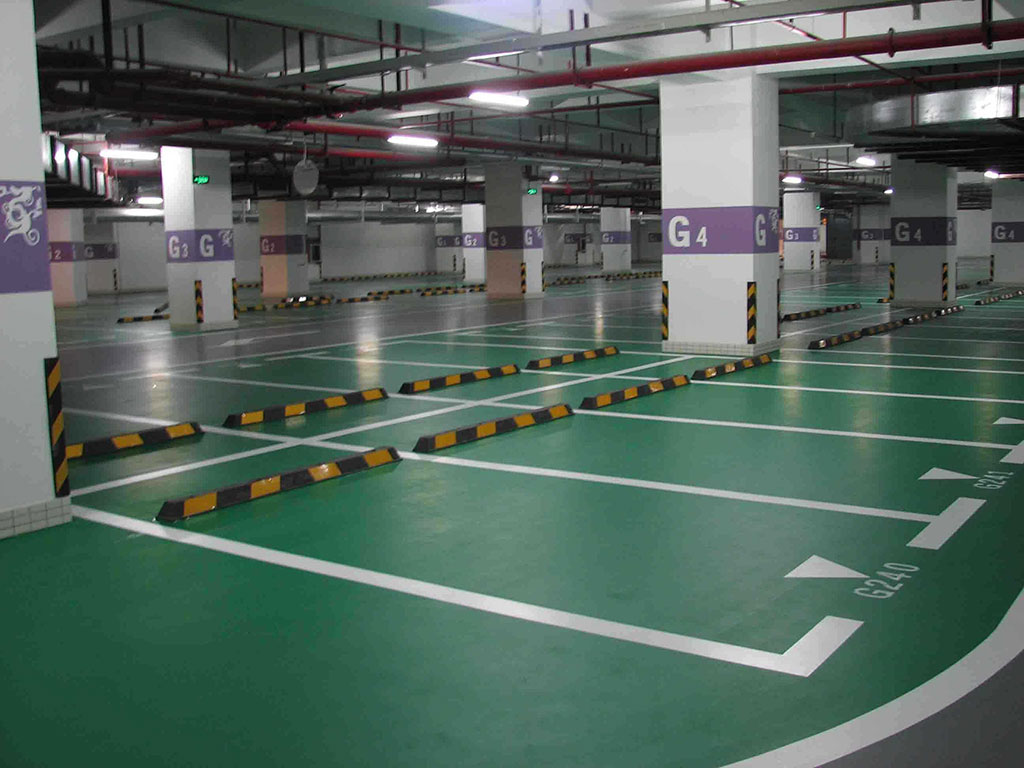 3-black-yellow-parking-curbs