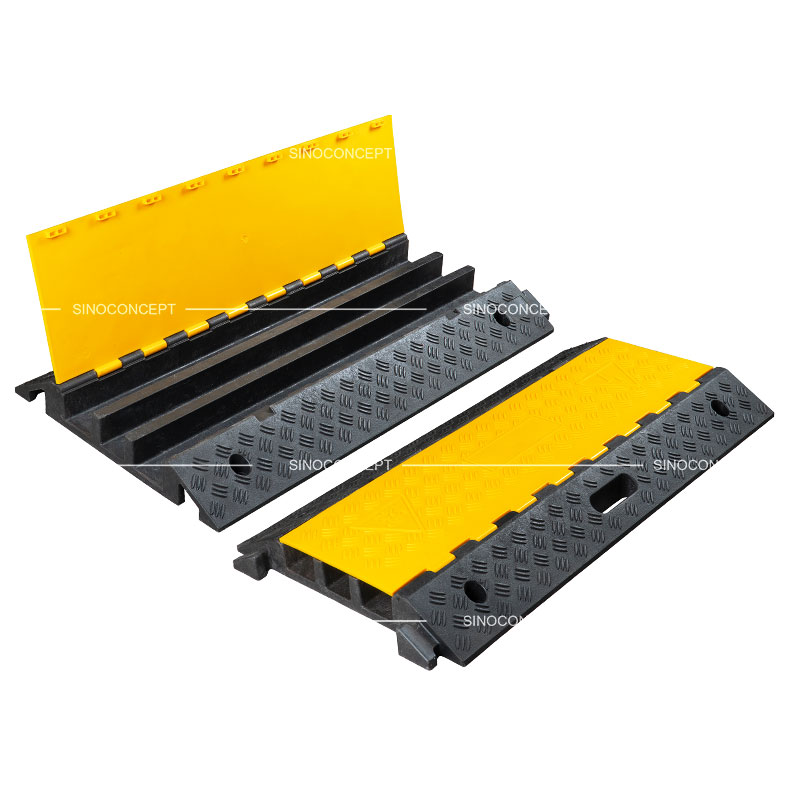 3-channel cable protector ramp made of plastic-rubber composite with yellow PE lid. Anti-slip surface and durable design.